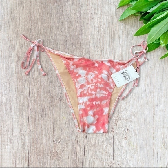 Faithfull the Brand Valensole Bottoms in Pink Roos Tie Dye - Picture 3 of 4